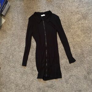 Black Long-Sleeve Zip-Up Collar Dress